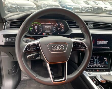 Чорний Ауді E-Tron, об'ємом двигуна 0 л та пробігом 81 тис. км за 36500 $, фото 13 на Automoto.ua