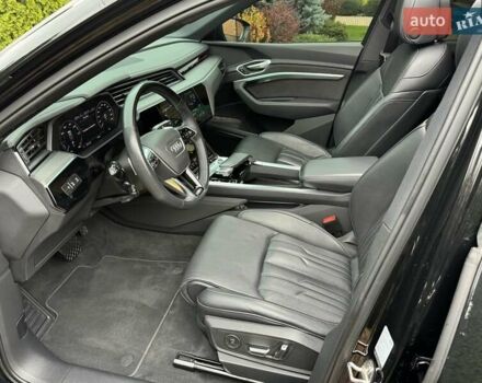 Чорний Ауді E-Tron, об'ємом двигуна 0 л та пробігом 58 тис. км за 42999 $, фото 37 на Automoto.ua