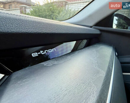 Черный Ауди E-Tron, объемом двигателя 0 л и пробегом 140 тыс. км за 29299 $, фото 32 на Automoto.ua