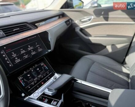 Черный Ауди E-Tron, объемом двигателя 0 л и пробегом 34 тыс. км за 28999 $, фото 26 на Automoto.ua