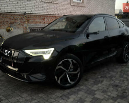 Черный Ауди E-Tron, объемом двигателя 0 л и пробегом 50 тыс. км за 44000 $, фото 55 на Automoto.ua