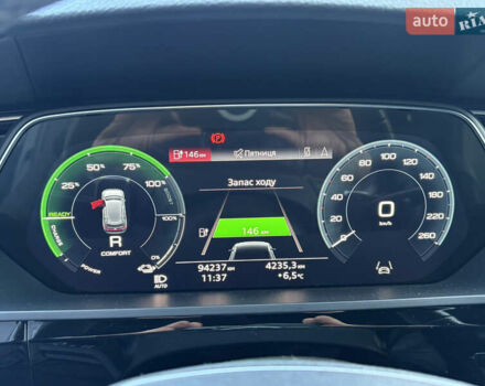 Чорний Ауді E-Tron, об'ємом двигуна 0 л та пробігом 95 тис. км за 36599 $, фото 54 на Automoto.ua