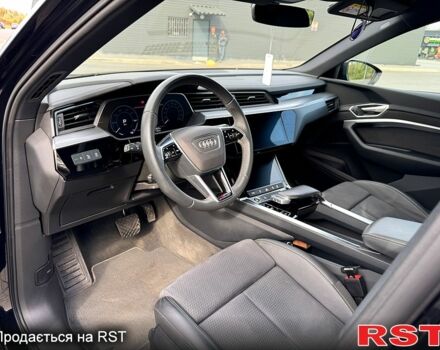 Чорний Ауді E-Tron, об'ємом двигуна 0 л та пробігом 39 тис. км за 31500 $, фото 6 на Automoto.ua