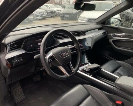Чорний Ауді E-Tron, об'ємом двигуна 0 л та пробігом 81 тис. км за 36500 $, фото 10 на Automoto.ua