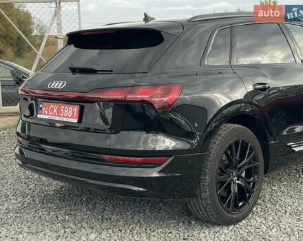 Чорний Ауді E-Tron, об'ємом двигуна 0 л та пробігом 70 тис. км за 39999 $, фото 30 на Automoto.ua