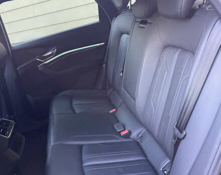 Чорний Ауді E-Tron, об'ємом двигуна 0 л та пробігом 35 тис. км за 40950 $, фото 43 на Automoto.ua