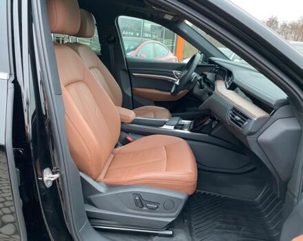 Чорний Ауді E-Tron, об'ємом двигуна 0 л та пробігом 38 тис. км за 33900 $, фото 27 на Automoto.ua