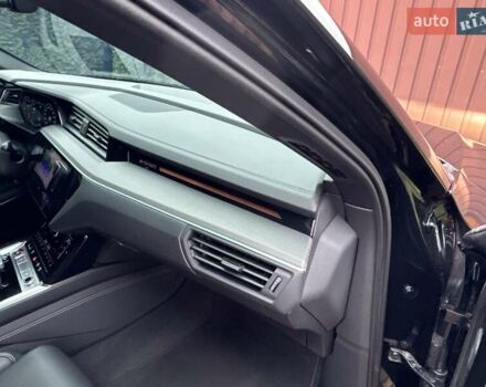 Чорний Ауді E-Tron, об'ємом двигуна 0 л та пробігом 58 тис. км за 42999 $, фото 72 на Automoto.ua