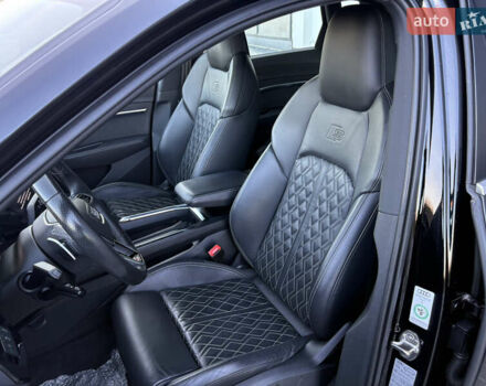 Чорний Ауді E-Tron, об'ємом двигуна 0 л та пробігом 95 тис. км за 36599 $, фото 53 на Automoto.ua