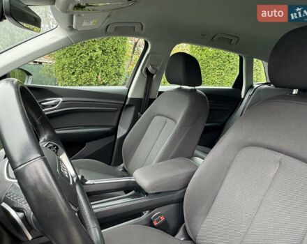 Чорний Ауді E-Tron, об'ємом двигуна 0 л та пробігом 190 тис. км за 23900 $, фото 15 на Automoto.ua