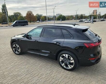 Ауди E-Tron 2021 в Киеве на Automoto.ua Черный Ауди E-Tron, объемом двигателя 0 л и пробегом 28 тыс. км за 38000 $, фото 38 на Automoto.ua