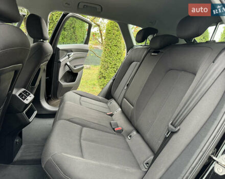 Чорний Ауді E-Tron, об'ємом двигуна 0 л та пробігом 190 тис. км за 23900 $, фото 32 на Automoto.ua