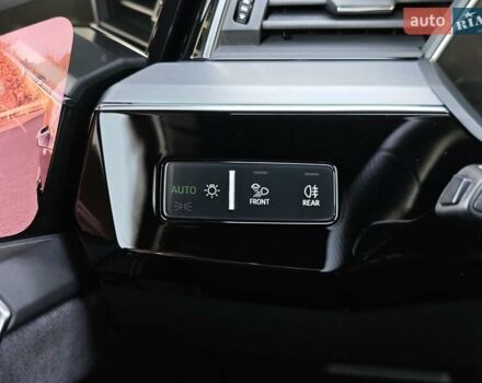 Чорний Ауді E-Tron, об'ємом двигуна 0 л та пробігом 34 тис. км за 49499 $, фото 34 на Automoto.ua