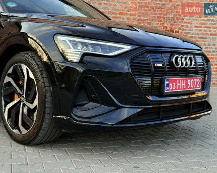 Чорний Ауді E-Tron, об'ємом двигуна 0 л та пробігом 58 тис. км за 41900 $, фото 2 на Automoto.ua