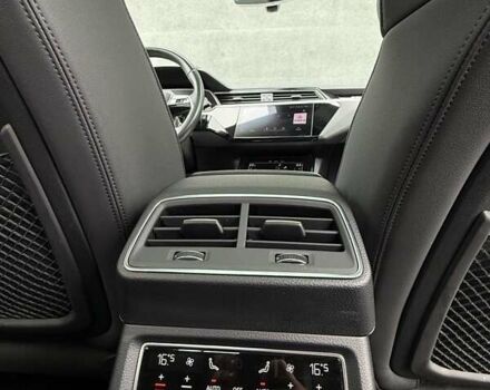 Чорний Ауді E-Tron, об'ємом двигуна 0 л та пробігом 148 тис. км за 31500 $, фото 29 на Automoto.ua