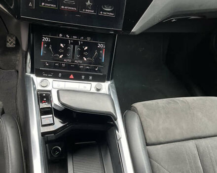 Черный Ауди E-Tron, объемом двигателя 0 л и пробегом 96 тыс. км за 34500 $, фото 10 на Automoto.ua