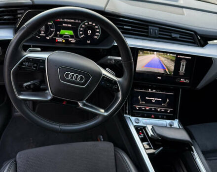 Чорний Ауді E-Tron, об'ємом двигуна 0 л та пробігом 178 тис. км за 31000 $, фото 15 на Automoto.ua