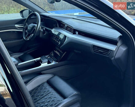 Чорний Ауді E-Tron, об'ємом двигуна 0 л та пробігом 95 тис. км за 36599 $, фото 73 на Automoto.ua