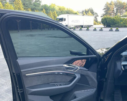 Чорний Ауді E-Tron, об'ємом двигуна 0 л та пробігом 35 тис. км за 40950 $, фото 24 на Automoto.ua