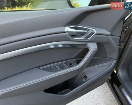 Черный Ауди E-Tron, объемом двигателя 0 л и пробегом 140 тыс. км за 29299 $, фото 14 на Automoto.ua