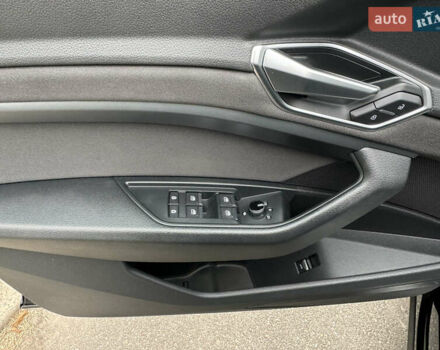 Чорний Ауді E-Tron, об'ємом двигуна 0 л та пробігом 190 тис. км за 23900 $, фото 14 на Automoto.ua