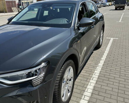 Чорний Ауді E-Tron, об'ємом двигуна 0 л та пробігом 116 тис. км за 26684 $, фото 6 на Automoto.ua