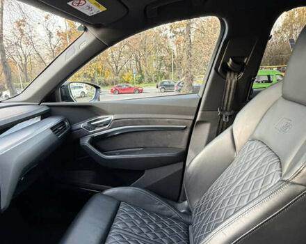 Черный Ауди E-Tron, объемом двигателя 0 л и пробегом 71 тыс. км за 38470 $, фото 51 на Automoto.ua