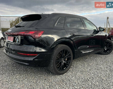 Чорний Ауді E-Tron, об'ємом двигуна 0 л та пробігом 70 тис. км за 39999 $, фото 31 на Automoto.ua