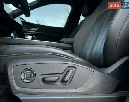 Чорний Ауді E-Tron, об'ємом двигуна 0 л та пробігом 187 тис. км за 23300 $, фото 22 на Automoto.ua