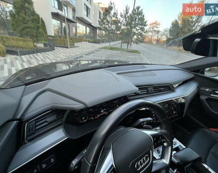 Чорний Ауді E-Tron, об'ємом двигуна 0 л та пробігом 187 тис. км за 23300 $, фото 49 на Automoto.ua