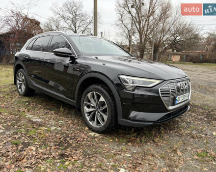 Чорний Ауді E-Tron, об'ємом двигуна 0 л та пробігом 126 тис. км за 27000 $, фото 6 на Automoto.ua