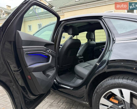 Чорний Ауді E-Tron, об'ємом двигуна 0 л та пробігом 54 тис. км за 37990 $, фото 29 на Automoto.ua