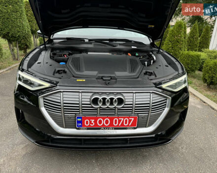 Чорний Ауді E-Tron, об'ємом двигуна 0 л та пробігом 190 тис. км за 23900 $, фото 48 на Automoto.ua