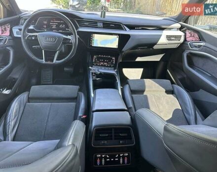 Черный Ауди E-Tron, объемом двигателя 0 л и пробегом 132 тыс. км за 31000 $, фото 6 на Automoto.ua