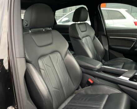 Чорний Ауді E-Tron, об'ємом двигуна 0 л та пробігом 81 тис. км за 36500 $, фото 28 на Automoto.ua