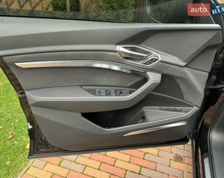 Чорний Ауді E-Tron, об'ємом двигуна 0 л та пробігом 58 тис. км за 42999 $, фото 38 на Automoto.ua