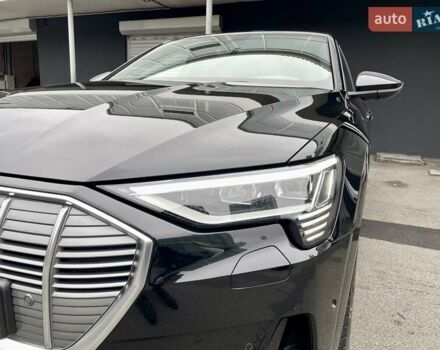Черный Ауди E-Tron, объемом двигателя 0 л и пробегом 66 тыс. км за 41900 $, фото 4 на Automoto.ua