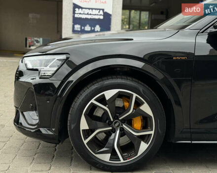 Черный Ауди E-Tron, объемом двигателя 0 л и пробегом 63 тыс. км за 44999 $, фото 7 на Automoto.ua