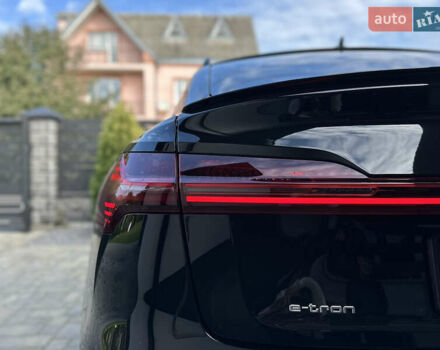 Черный Ауди E-Tron, объемом двигателя 0 л и пробегом 49 тыс. км за 44699 $, фото 22 на Automoto.ua
