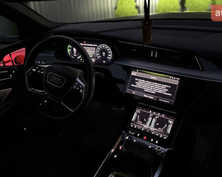 Черный Ауди E-Tron, объемом двигателя 0 л и пробегом 50 тыс. км за 44000 $, фото 40 на Automoto.ua