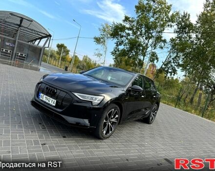 Чорний Ауді E-Tron, об'ємом двигуна 0 л та пробігом 39 тис. км за 31500 $, фото 11 на Automoto.ua