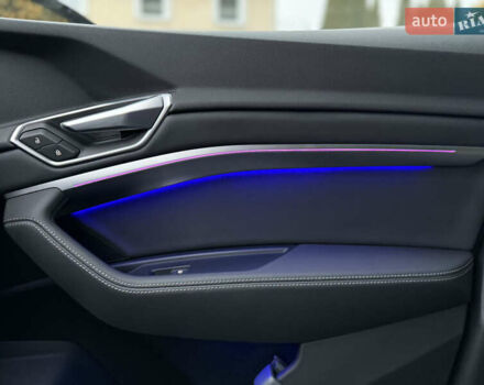 Чорний Ауді E-Tron, об'ємом двигуна 0 л та пробігом 54 тис. км за 37990 $, фото 25 на Automoto.ua