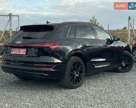 Чорний Ауді E-Tron, об'ємом двигуна 0 л та пробігом 70 тис. км за 39999 $, фото 32 на Automoto.ua