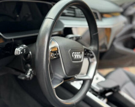 Чорний Ауді E-Tron, об'ємом двигуна 0 л та пробігом 190 тис. км за 24199 $, фото 27 на Automoto.ua