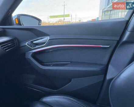 Чорний Ауді E-Tron, об'ємом двигуна 0 л та пробігом 95 тис. км за 36599 $, фото 44 на Automoto.ua