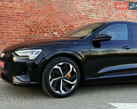Чорний Ауді E-Tron, об'ємом двигуна 0 л та пробігом 58 тис. км за 41900 $, фото 14 на Automoto.ua