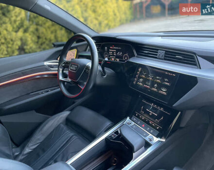 Чорний Ауді E-Tron, об'ємом двигуна 0 л та пробігом 35 тис. км за 40950 $, фото 53 на Automoto.ua