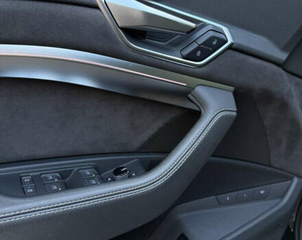 Чорний Ауді E-Tron, об'ємом двигуна 0 л та пробігом 178 тис. км за 31000 $, фото 8 на Automoto.ua