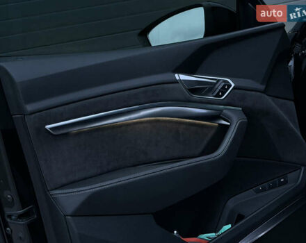 Чорний Ауді E-Tron, об'ємом двигуна 0 л та пробігом 84 тис. км за 36000 $, фото 45 на Automoto.ua