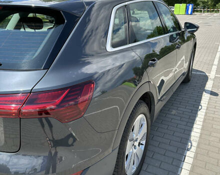 Чорний Ауді E-Tron, об'ємом двигуна 0 л та пробігом 116 тис. км за 26684 $, фото 3 на Automoto.ua